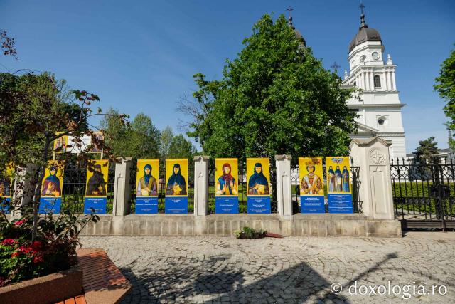 Expoziția Sfintele femei românce ale Centenarului Patriarhiei Române