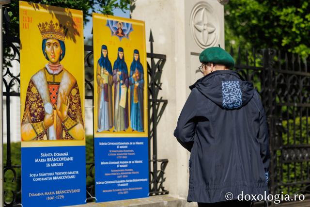 Expoziția Sfintele femei românce ale Centenarului Patriarhiei Române
