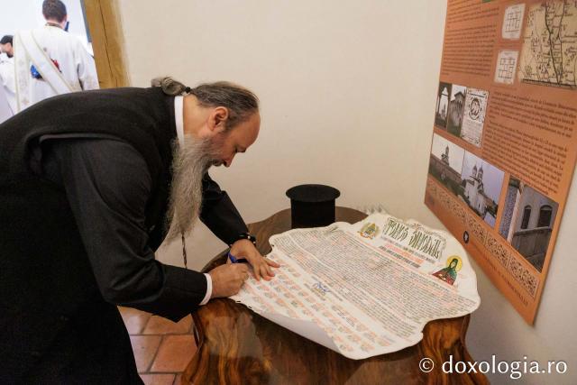 Sfânta Liturghie de la Proclamarea Canonizării Sfintei Cuvioase Matrona de la Hurezi