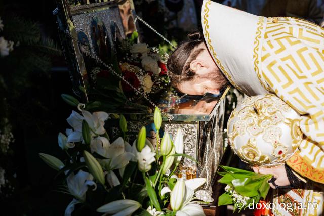 Sfânta Liturghie de la Proclamarea Canonizării Sfintei Cuvioase Matrona de la Hurezi