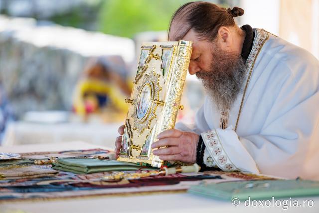 Sfânta Liturghie de la Proclamarea Canonizării Sfintei Cuvioase Matrona de la Hurezi