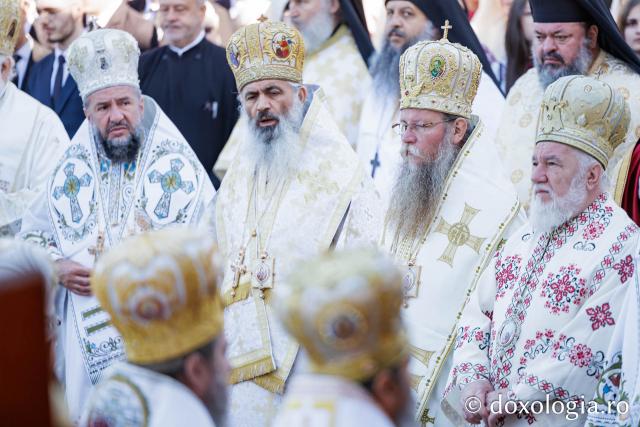 Sfânta Liturghie de la Proclamarea Canonizării Sfintei Cuvioase Matrona de la Hurezi