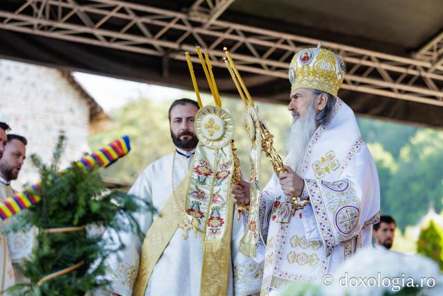 Sfânta Liturghie de la Proclamarea Canonizării Sfintei Cuvioase Matrona de la Hurezi