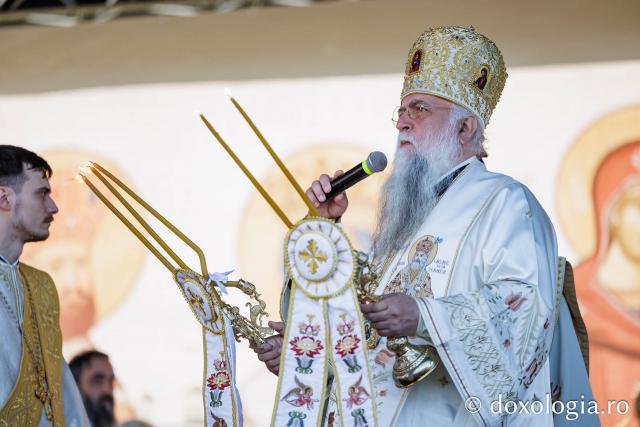 Sfânta Liturghie de la Proclamarea Canonizării Sfintei Cuvioase Matrona de la Hurezi