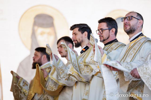 Sfânta Liturghie de la Proclamarea Canonizării Sfintei Cuvioase Matrona de la Hurezi