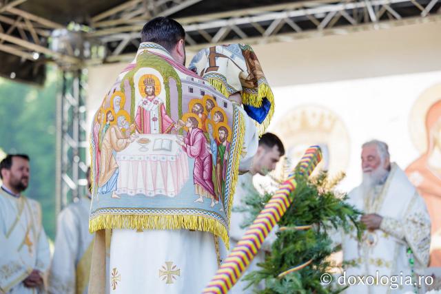 Sfânta Liturghie de la Proclamarea Canonizării Sfintei Cuvioase Matrona de la Hurezi