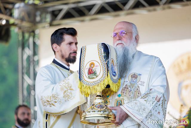Sfânta Liturghie de la Proclamarea Canonizării Sfintei Cuvioase Matrona de la Hurezi
