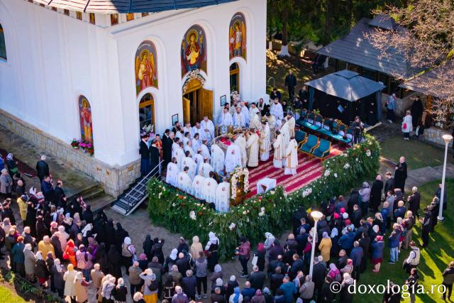 Sfânta Liturghie cu ocazia proclamării locale a canonizării Sfintei Cuvioase Mavra de pe Ceahlău