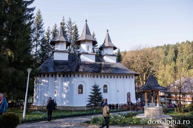 Sfânta Liturghie cu ocazia proclamării locale a canonizării Sfintei Cuvioase Mavra de pe Ceahlău