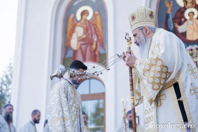 Sfânta Liturghie cu ocazia proclamării locale a canonizării Sfintei Cuvioase Mavra de pe Ceahlău