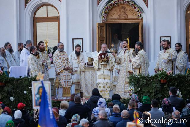 Sfânta Liturghie cu ocazia proclamării locale a canonizării Sfintei Cuvioase Mavra de pe Ceahlău