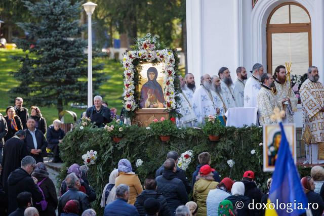 Sfânta Liturghie cu ocazia proclamării locale a canonizării Sfintei Cuvioase Mavra de pe Ceahlău