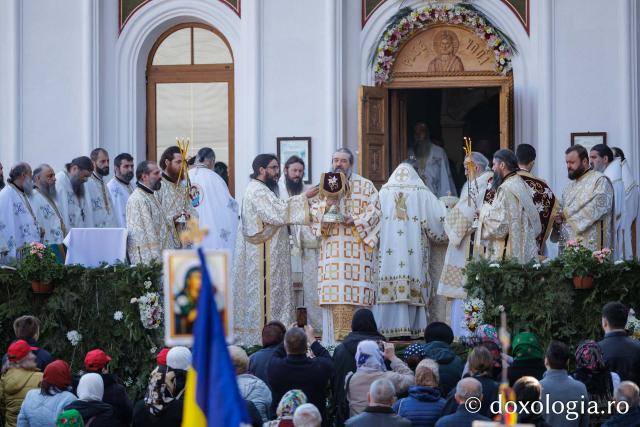 Sfânta Liturghie cu ocazia proclamării locale a canonizării Sfintei Cuvioase Mavra de pe Ceahlău
