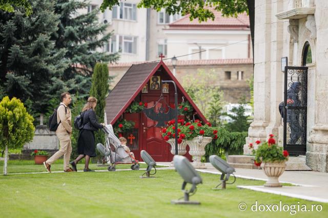 Priveghere la hramul Mănăstirii Golia din Iași
