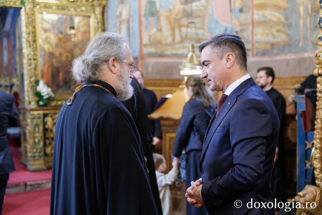 (Foto) „Iisuse, Cel ce Te-ai înălțat de la noi la cer, nu ne lăsa pe noi singuri” – Priveghere la hramul Mănăstirii Golia din Iași