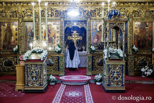 Priveghere la hramul Mănăstirii Golia din Iași