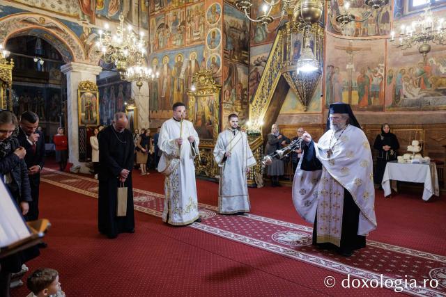 Priveghere la hramul Mănăstirii Golia din Iași