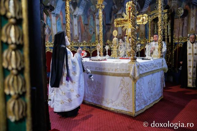 Priveghere la hramul Mănăstirii Golia din Iași
