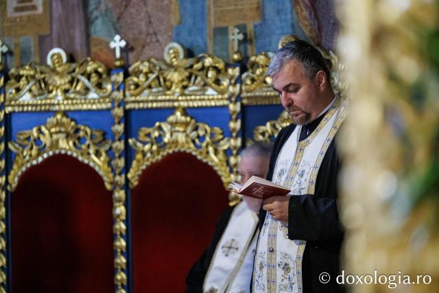 Priveghere la hramul Mănăstirii Golia din Iași