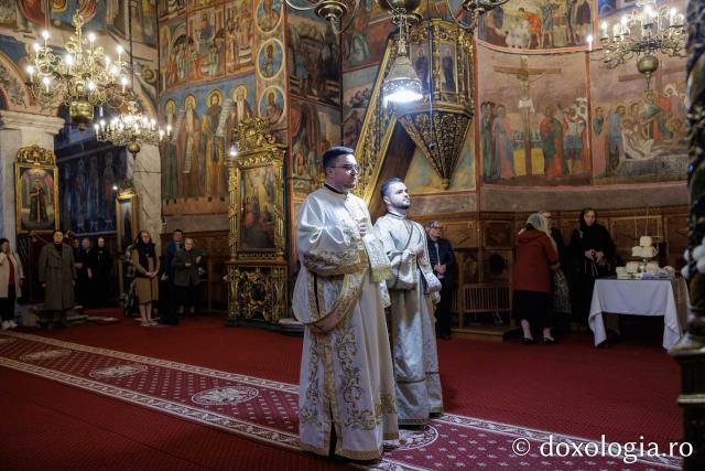 Priveghere la hramul Mănăstirii Golia din Iași
