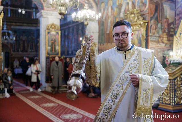 Priveghere la hramul Mănăstirii Golia din Iași