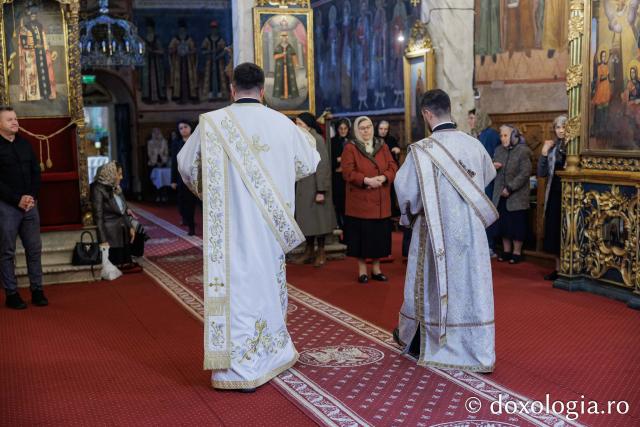 Priveghere la hramul Mănăstirii Golia din Iași