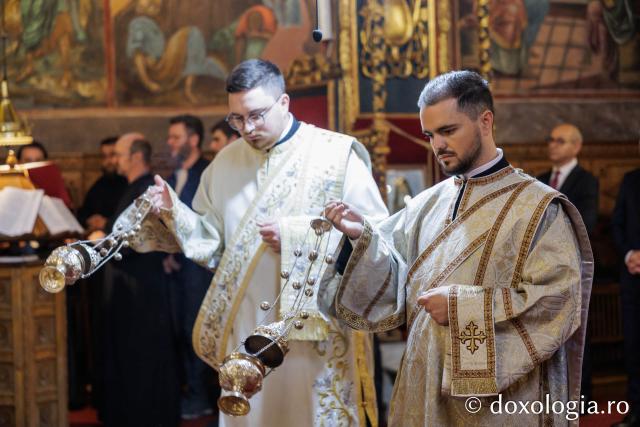 Priveghere la hramul Mănăstirii Golia din Iași