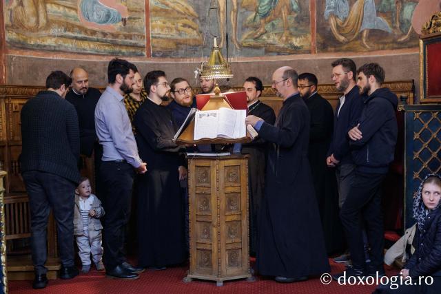 Priveghere la hramul Mănăstirii Golia din Iași