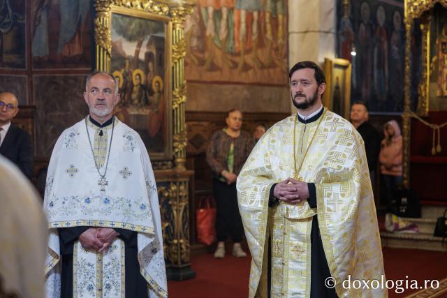 Priveghere la hramul Mănăstirii Golia din Iași