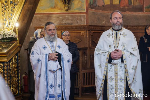 Priveghere la hramul Mănăstirii Golia din Iași