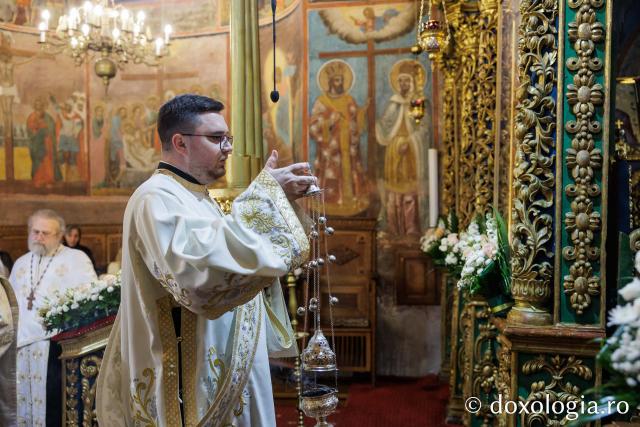 Priveghere la hramul Mănăstirii Golia din Iași