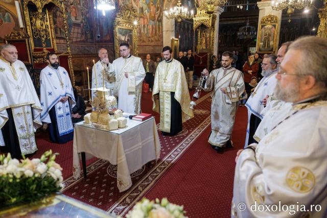 Priveghere la hramul Mănăstirii Golia din Iași