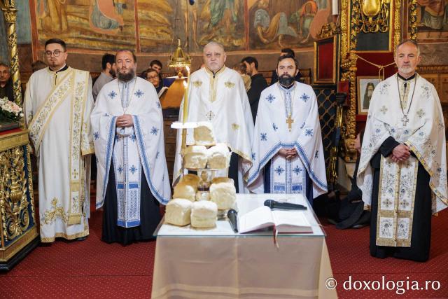 Priveghere la hramul Mănăstirii Golia din Iași
