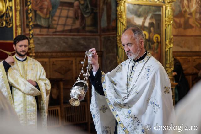 Priveghere la hramul Mănăstirii Golia din Iași