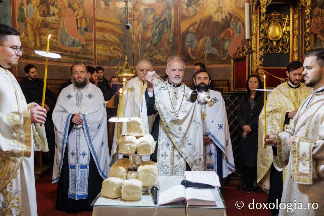 Priveghere la hramul Mănăstirii Golia din Iași