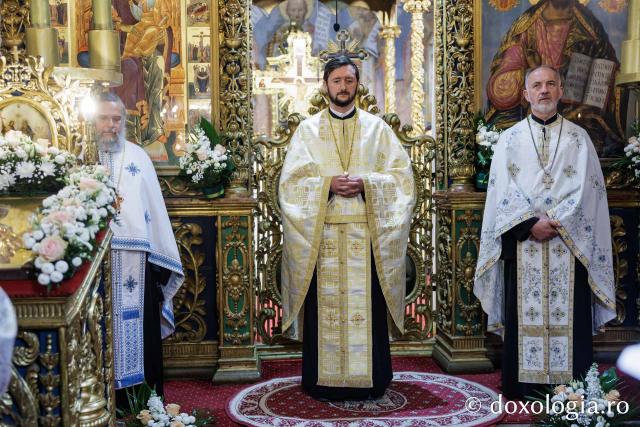 Priveghere la hramul Mănăstirii Golia din Iași