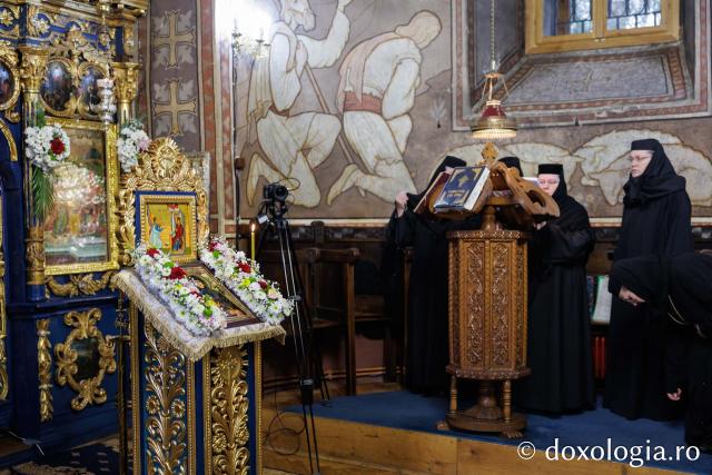 Priveghere la Mănăstirea Durău