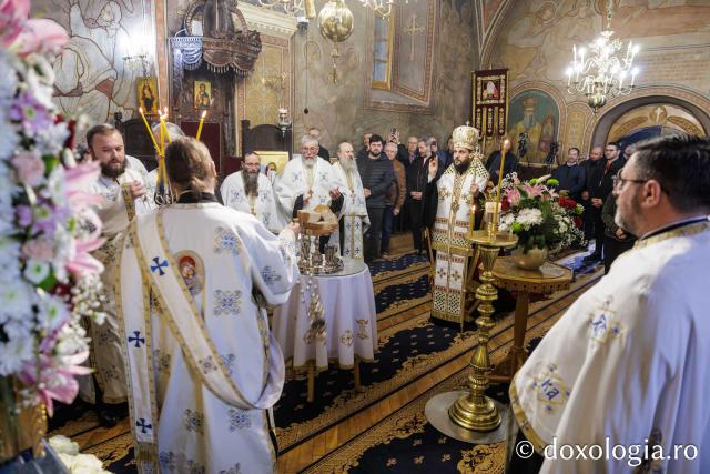 Priveghere la Mănăstirea Durău