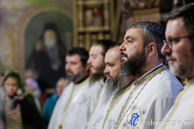 Priveghere la Mănăstirea Durău