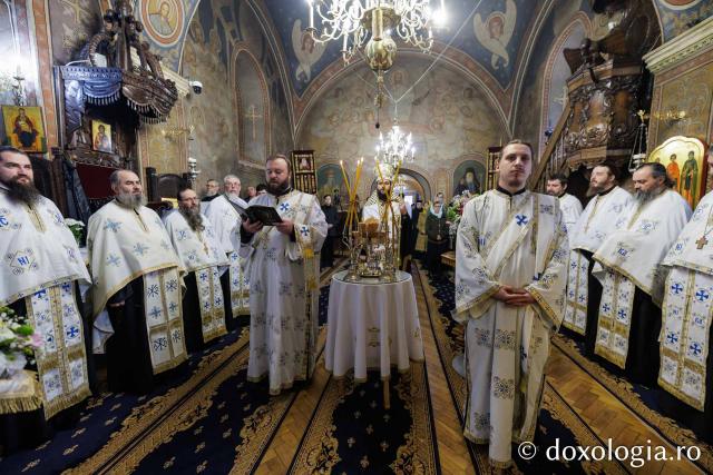 Priveghere la Mănăstirea Durău