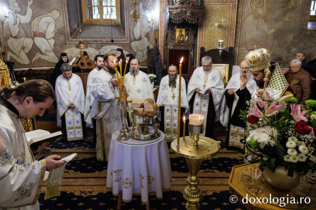 Priveghere la Mănăstirea Durău