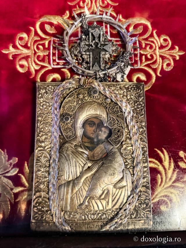 Icoana făcătoare de minuni a Maicii Domnului de la Agiasos