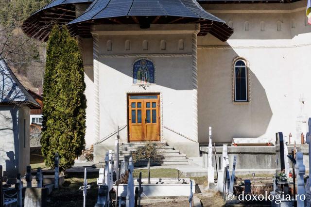 Biserica „Sfântul Nicolae” din Farcașa din județul Neamț