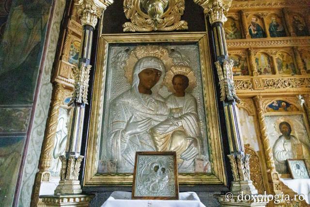 Biserica „Sfântul Nicolae” din Farcașa din județul Neamț