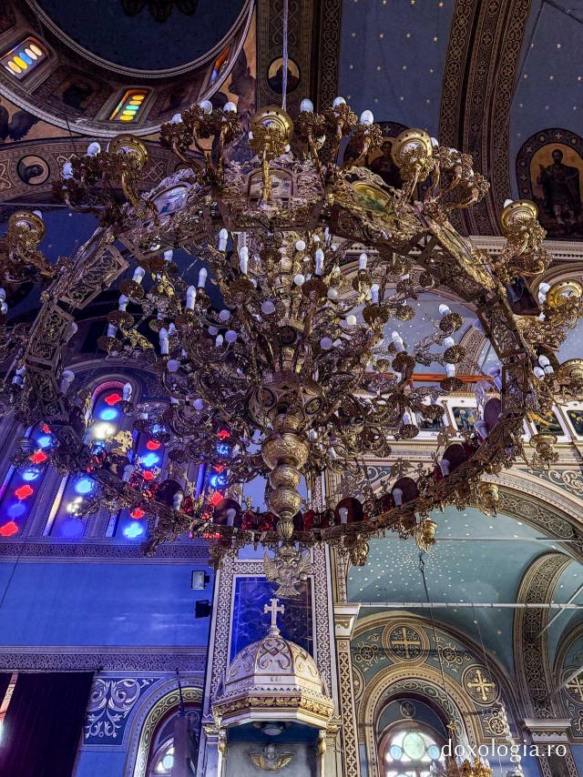 Catedrala Mitropolitană din Chios – locul unde a fost hirotonit diacon Sfântul Ierarh Nectarie