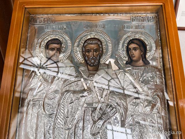 Catedrala Mitropolitană din Chios – locul unde a fost hirotonit diacon Sfântul Ierarh Nectarie