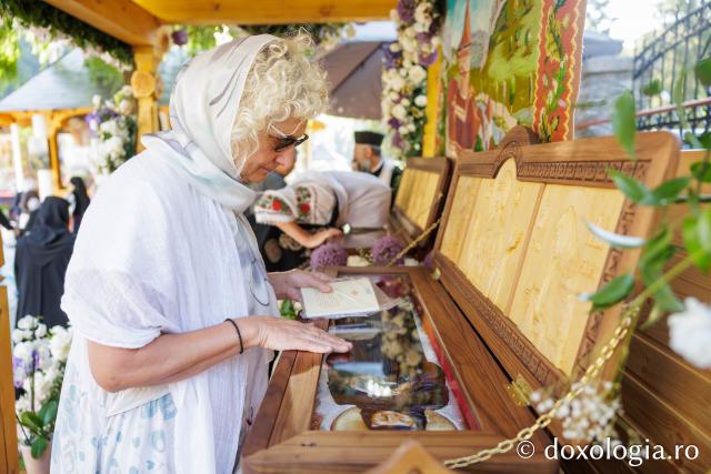 Sfânta Liturghie de la Proclamarea Canonizării Sfintei Cuvioase Filotimia de la Râmeț