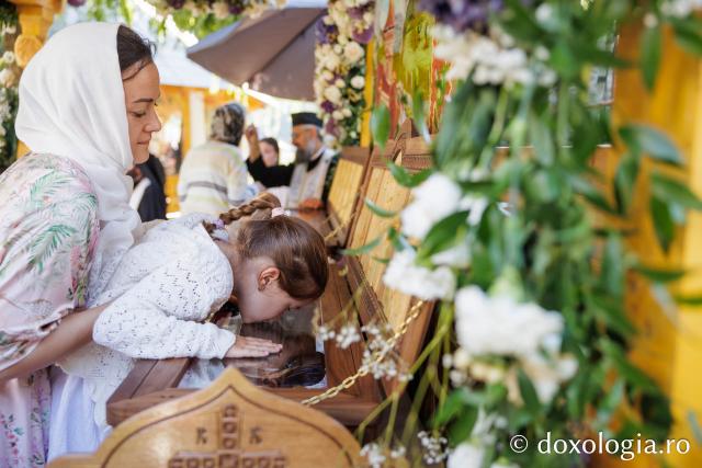 Sfânta Liturghie de la Proclamarea Canonizării Sfintei Cuvioase Filotimia de la Râmeț