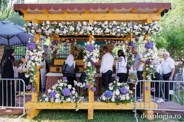 Sfânta Liturghie de la Proclamarea Canonizării Sfintei Cuvioase Filotimia de la Râmeț