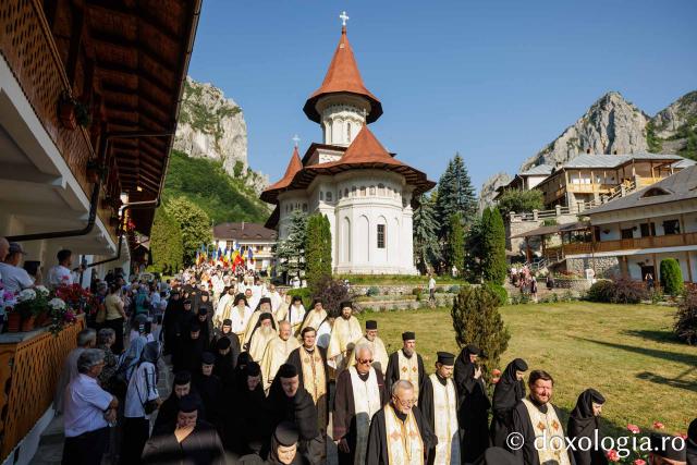 Sfânta Liturghie de la Proclamarea Canonizării Sfintei Cuvioase Filotimia de la Râmeț